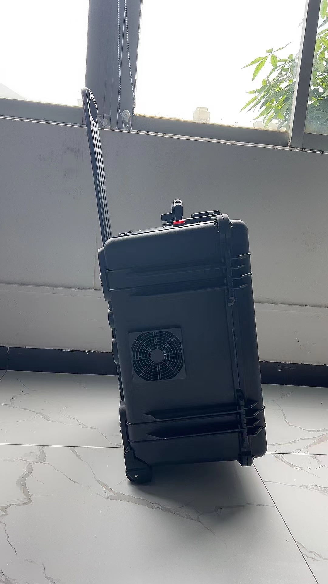 丹阳手拉箱型移动通信干扰器